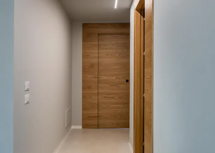 Vista Mare Piscina E *